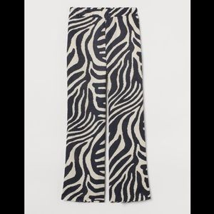 H&M Wide-cut satin zebra print pants